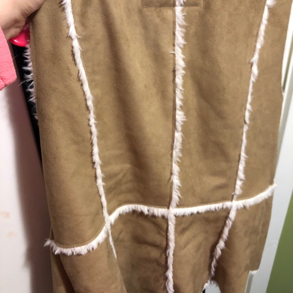 Suede and Sherpa vest. XL - Picture 3 of 3